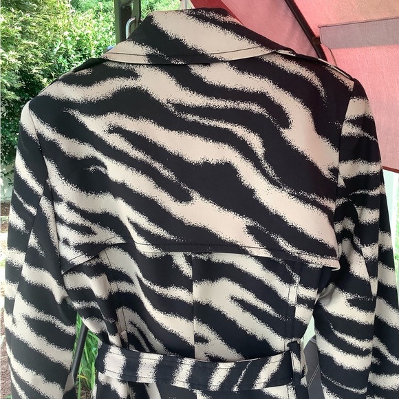 Anne Klein Sahara Trench Coat Tan/Black - Picture 3 of 7